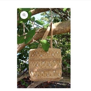SALT + UMBER
ISLA JUTE SEASHELL TOTE